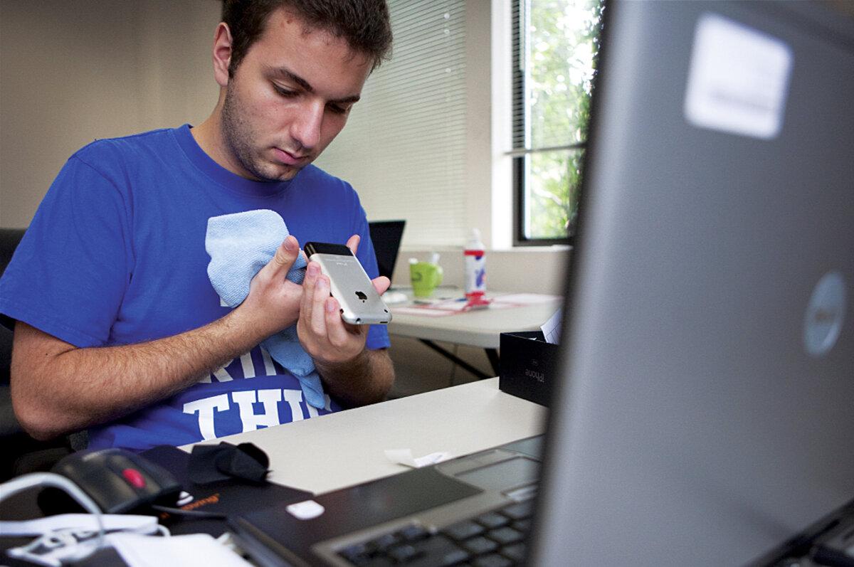How to Prepare Your Old Electronics Before Selling Them